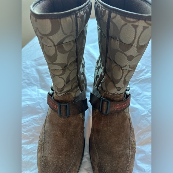 Coach Sandi Boot - Used very good condition. Size 9.5 - Picture 4 of 6